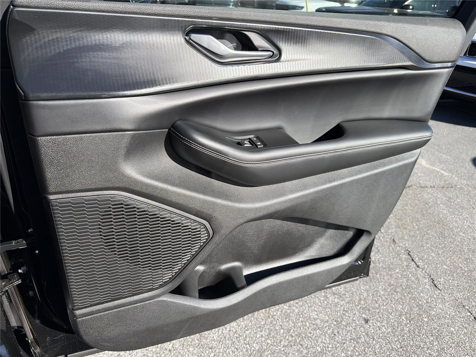 New 2025 Jeep Grand Cherokee Altitude image 16