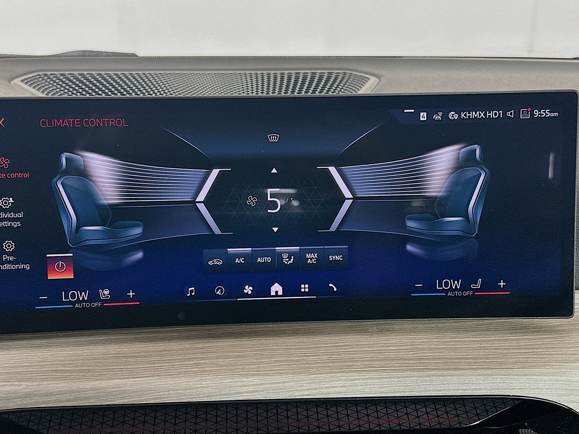 Used 2025 BMW i4 eDrive40 image 24