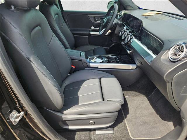 Used 2024 Mercedes-Benz EQB 300 4MATIC image 17