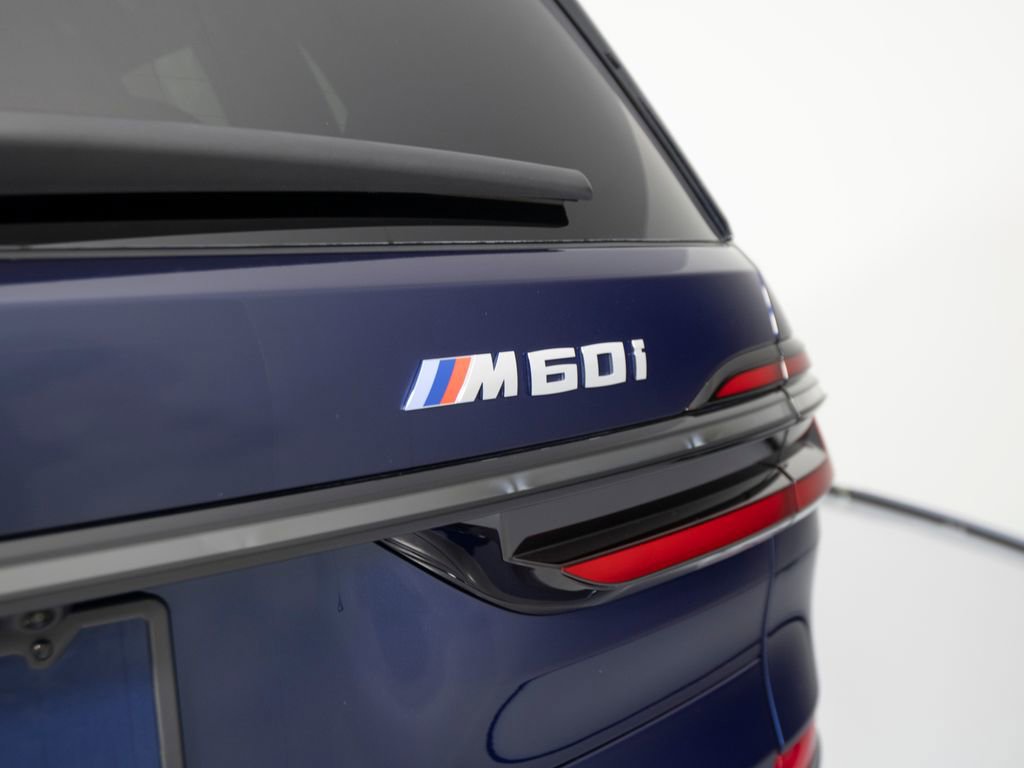 Used 2025 BMW X7 M60i AWD/4WD image 42