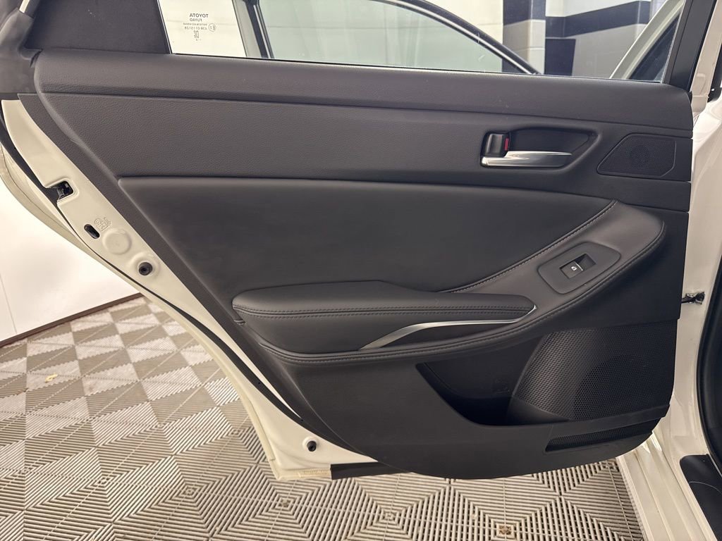 Used 2022 Toyota Avalon XSE FWD image 18