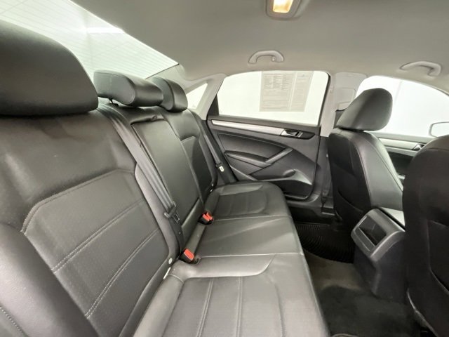 Used 2014 Volkswagen Passat Wolfsburg Edition image 13