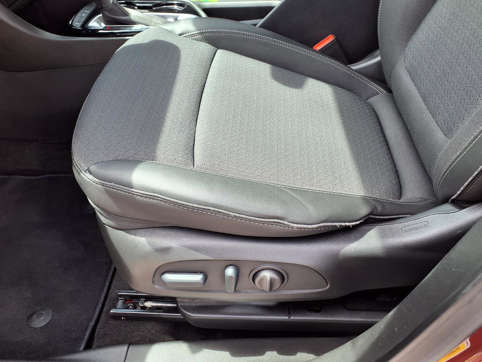 Used 2023 Buick Encore GX Select w/ Sport Touring Package image 26