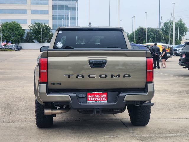 Used 2025 Toyota Tacoma TRD Sport AWD/4WD image 6