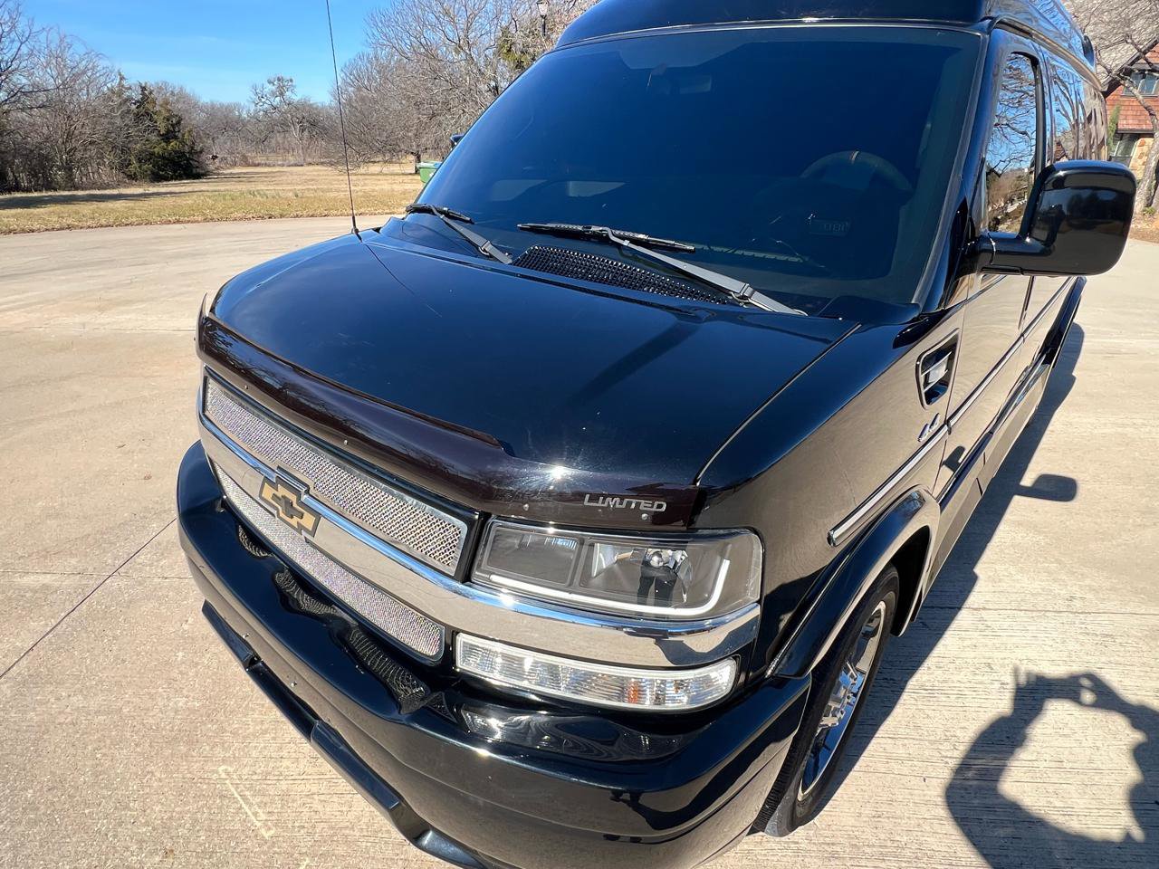 Used 2017 Chevrolet Express 2500 image 5