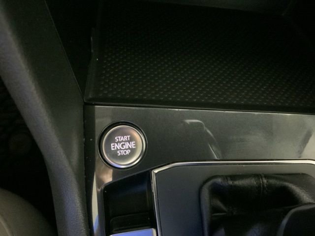 Used 2019 Volkswagen Tiguan SEL Premium w/ 3rd Row Seat Package image 26