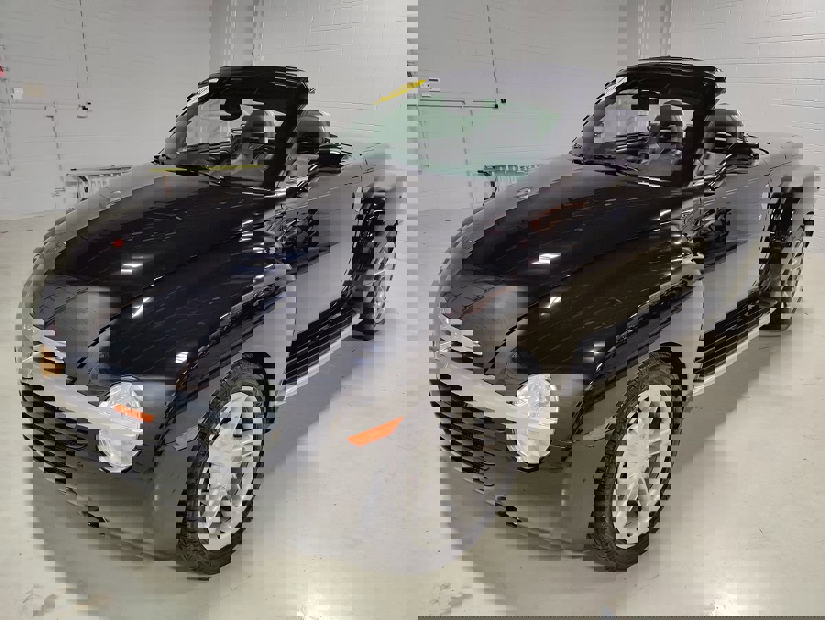 Used 2004 Chevrolet SSR w/ Preferred Equipment Group image 17