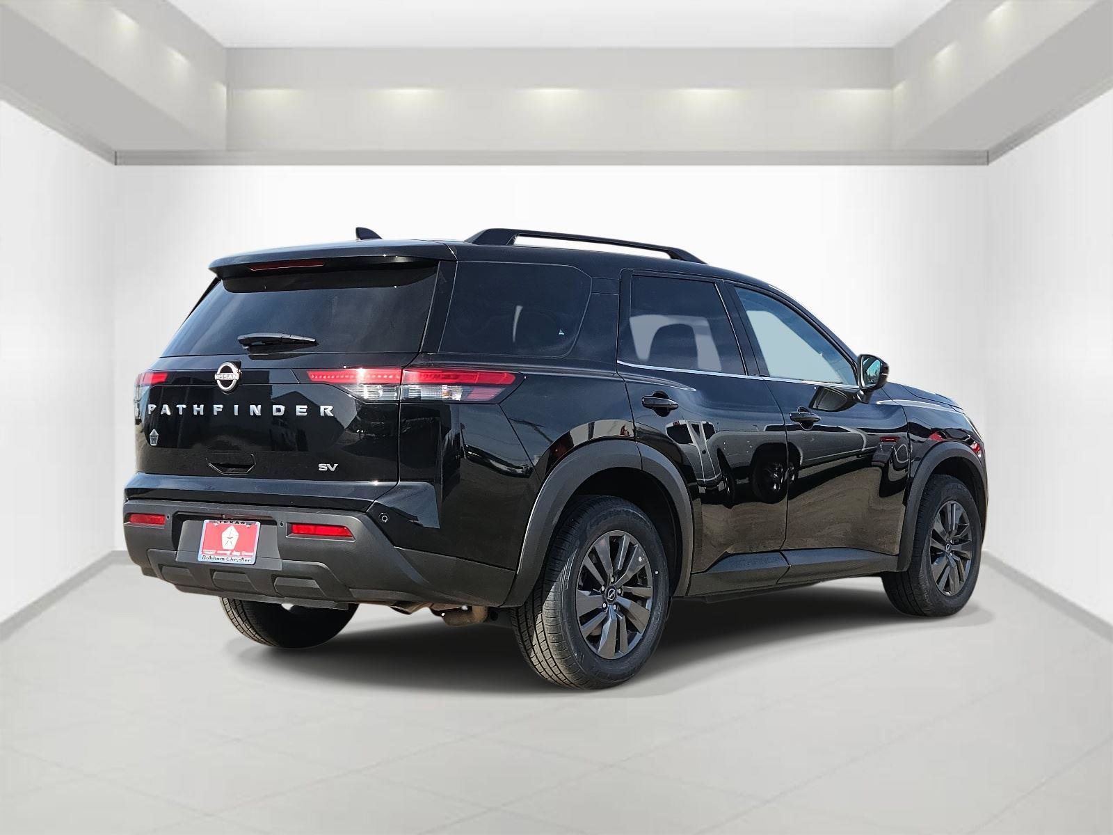 Used 2024 Nissan Pathfinder SV image 4