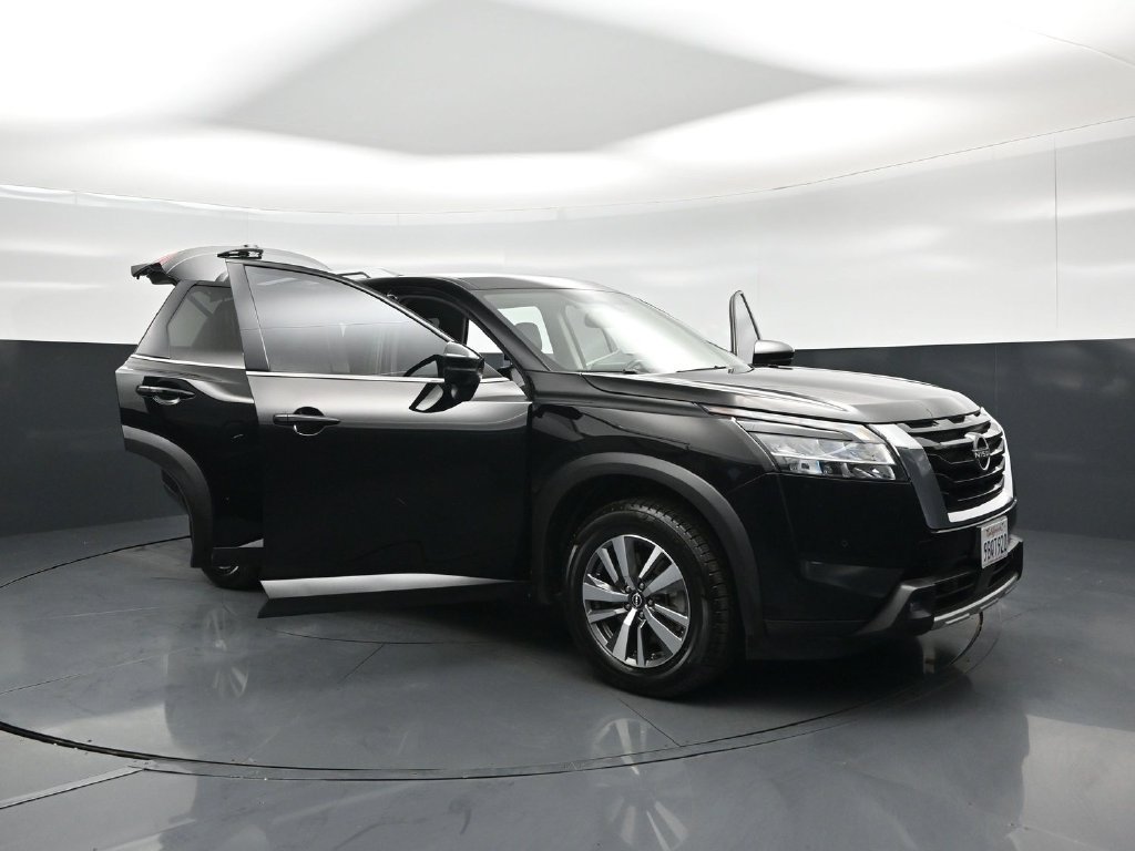 Used 2022 Nissan Pathfinder SL AWD/4WD image 36