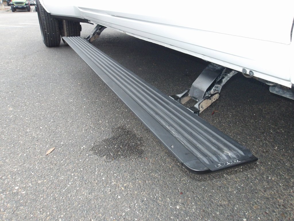 Used 2025 RAM 3500 Limited image 10