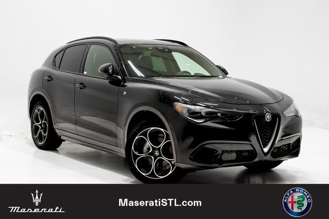 Used 2024 Alfa Romeo Stelvio Ti image 5