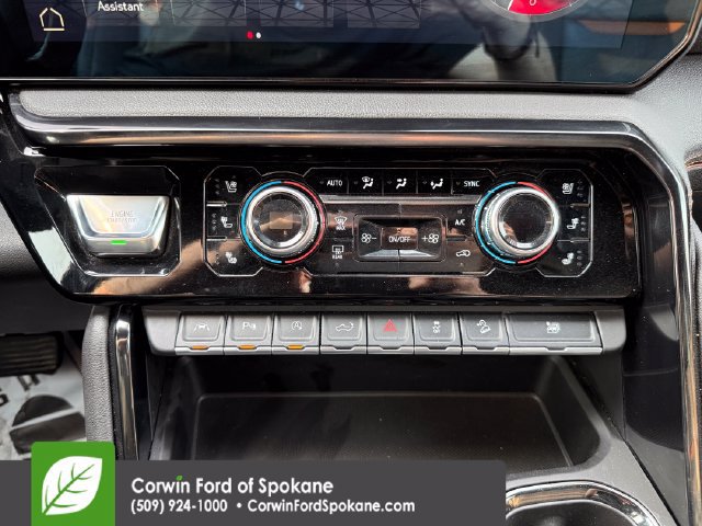 Used 2022 GMC Sierra 1500 AT4 w/ Technology Package AWD/4WD image 32