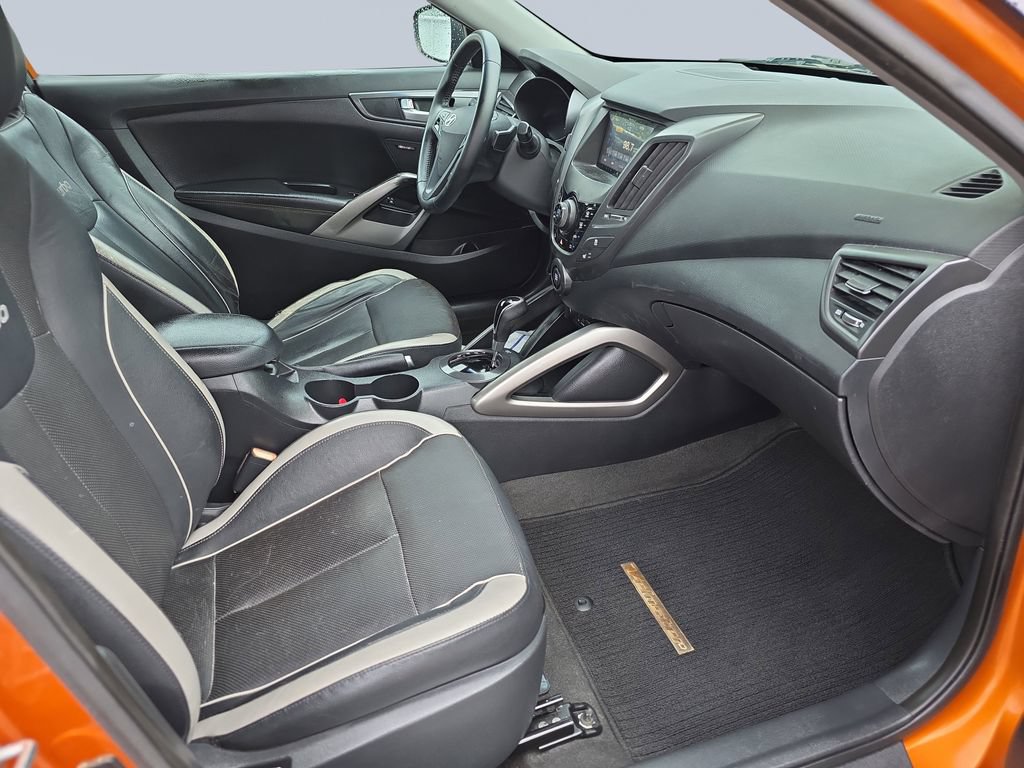 Used 2013 Hyundai Veloster Turbo FWD image 27