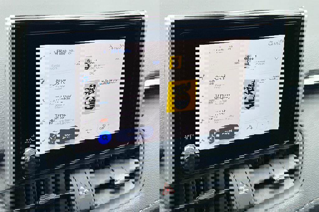 Used 2024 Toyota RAV4 XLE image 18