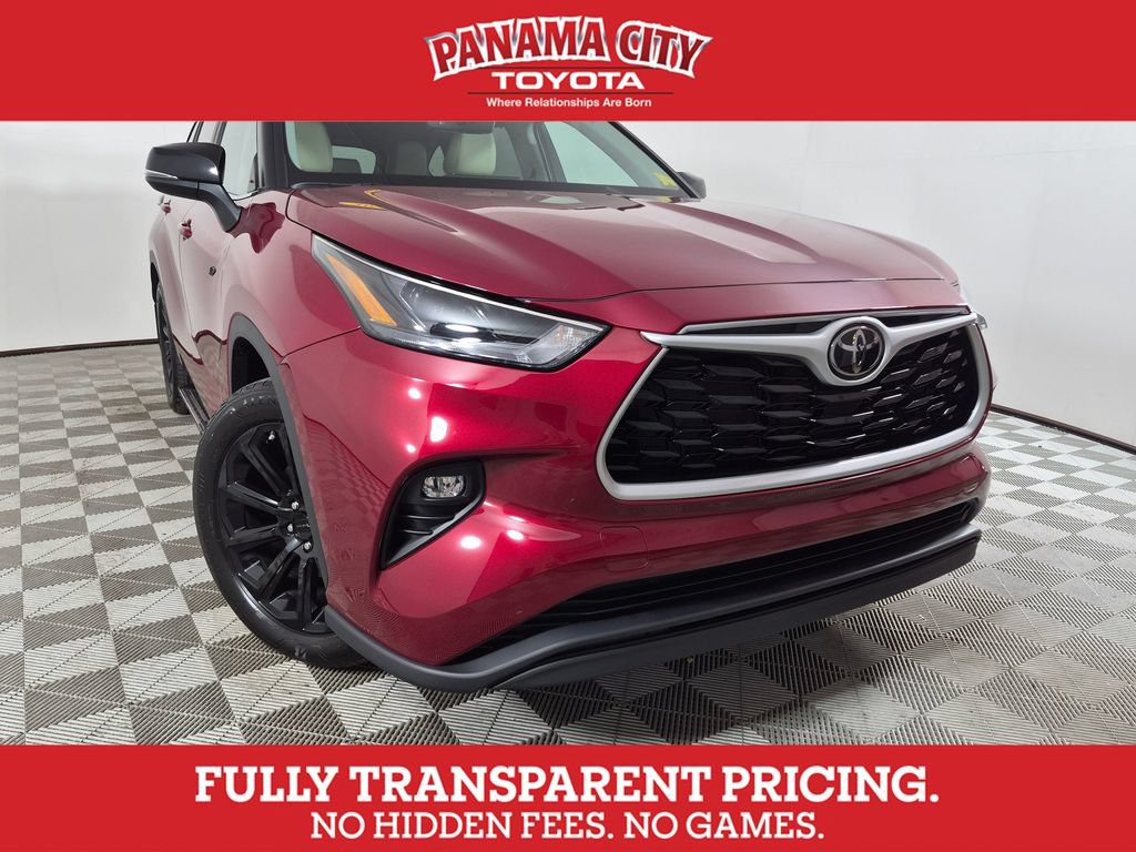 Used 2025 Toyota Highlander XLE FWD image 1