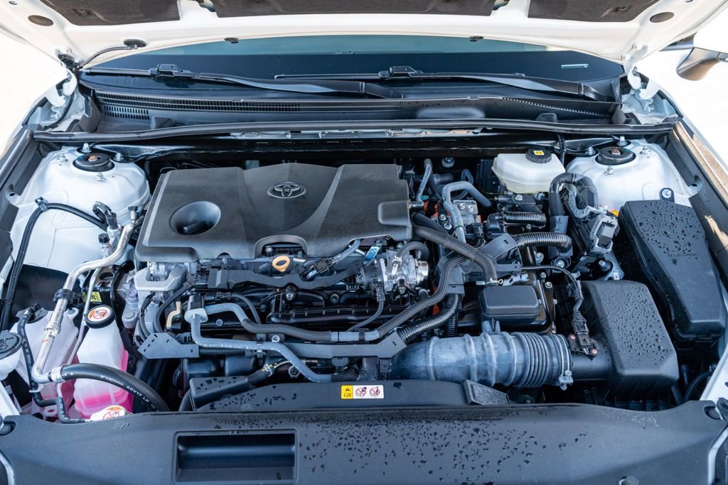 Used 2025 Toyota Camry SE w/ Convenience Package image 18