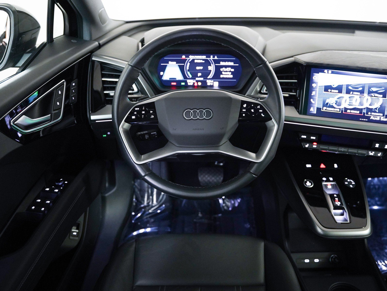 Used 2024 Audi Q4 e-tron Premium Plus image 10