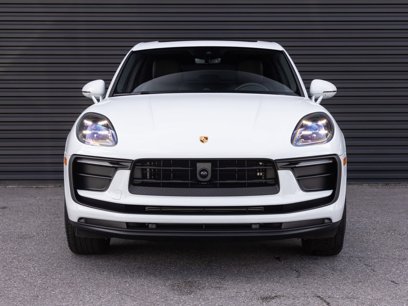 Certified 2026 Porsche Macan AWD/4WD image 7