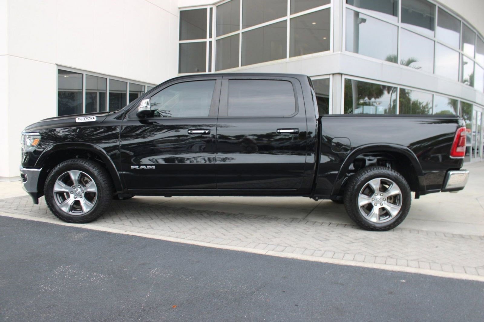 Used 2021 RAM 1500 Laramie image 2
