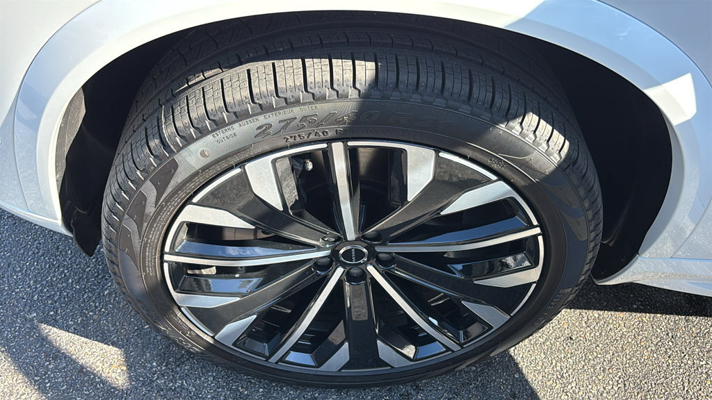 New 2027 Volvo XC90 T8 Plus AWD/4WD image 31