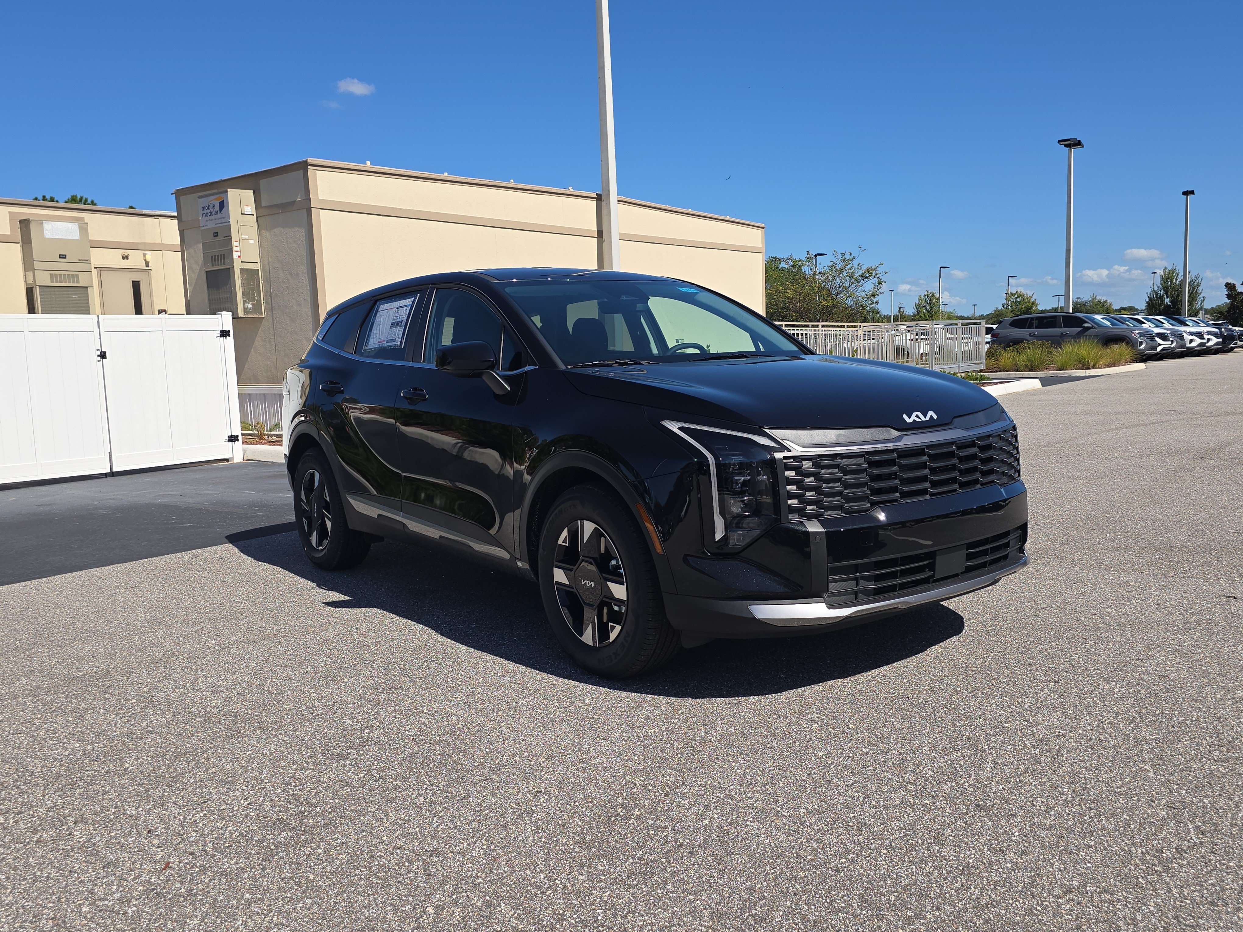 New 2027 Kia Sportage LX FWD image 2