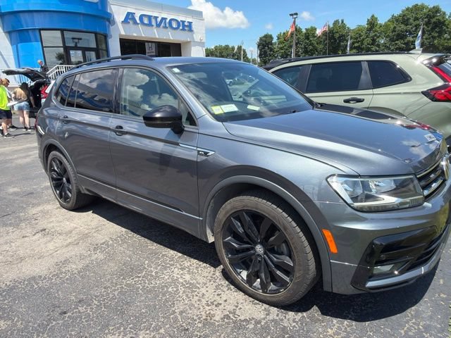 Used 2021 Volkswagen Tiguan SE R-Line AWD/4WD image 2
