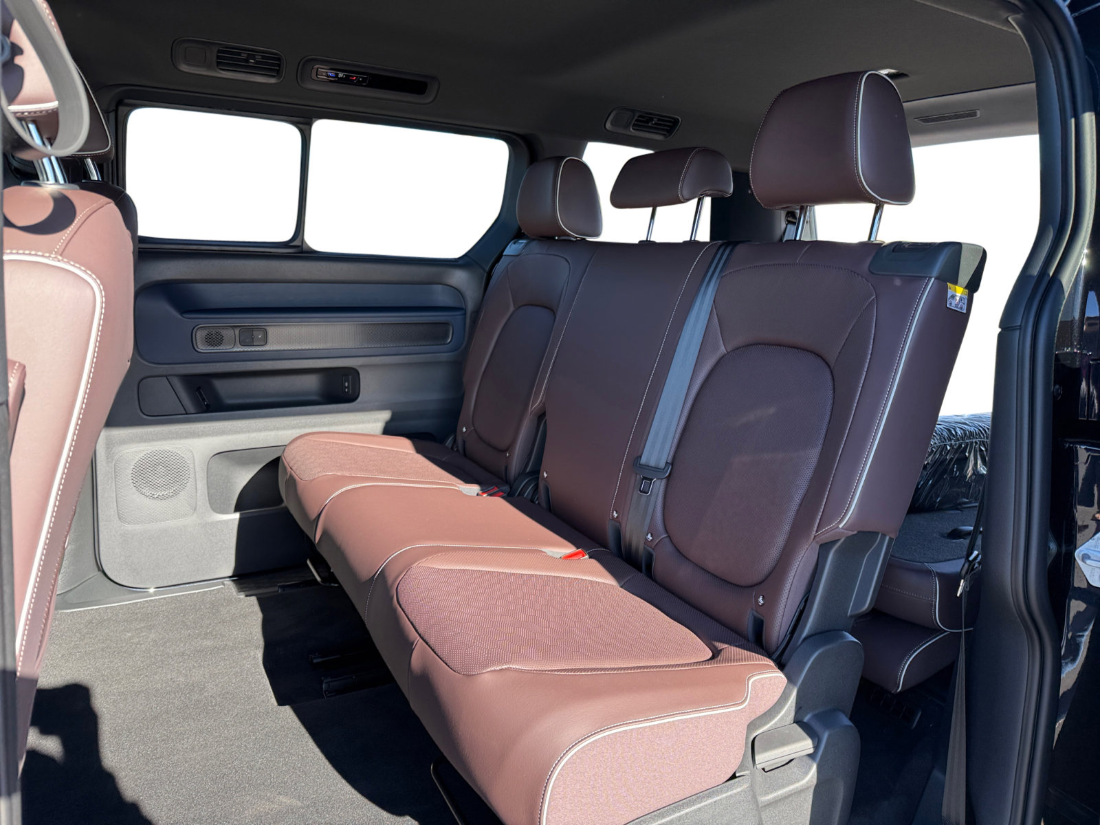 New 2025 Volkswagen ID. Buzz Pro S image 16