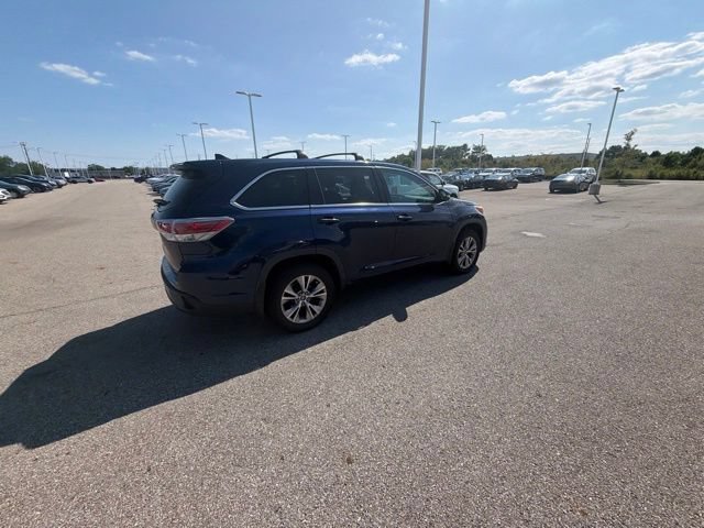 Used 2016 Toyota Highlander LE AWD/4WD image 7