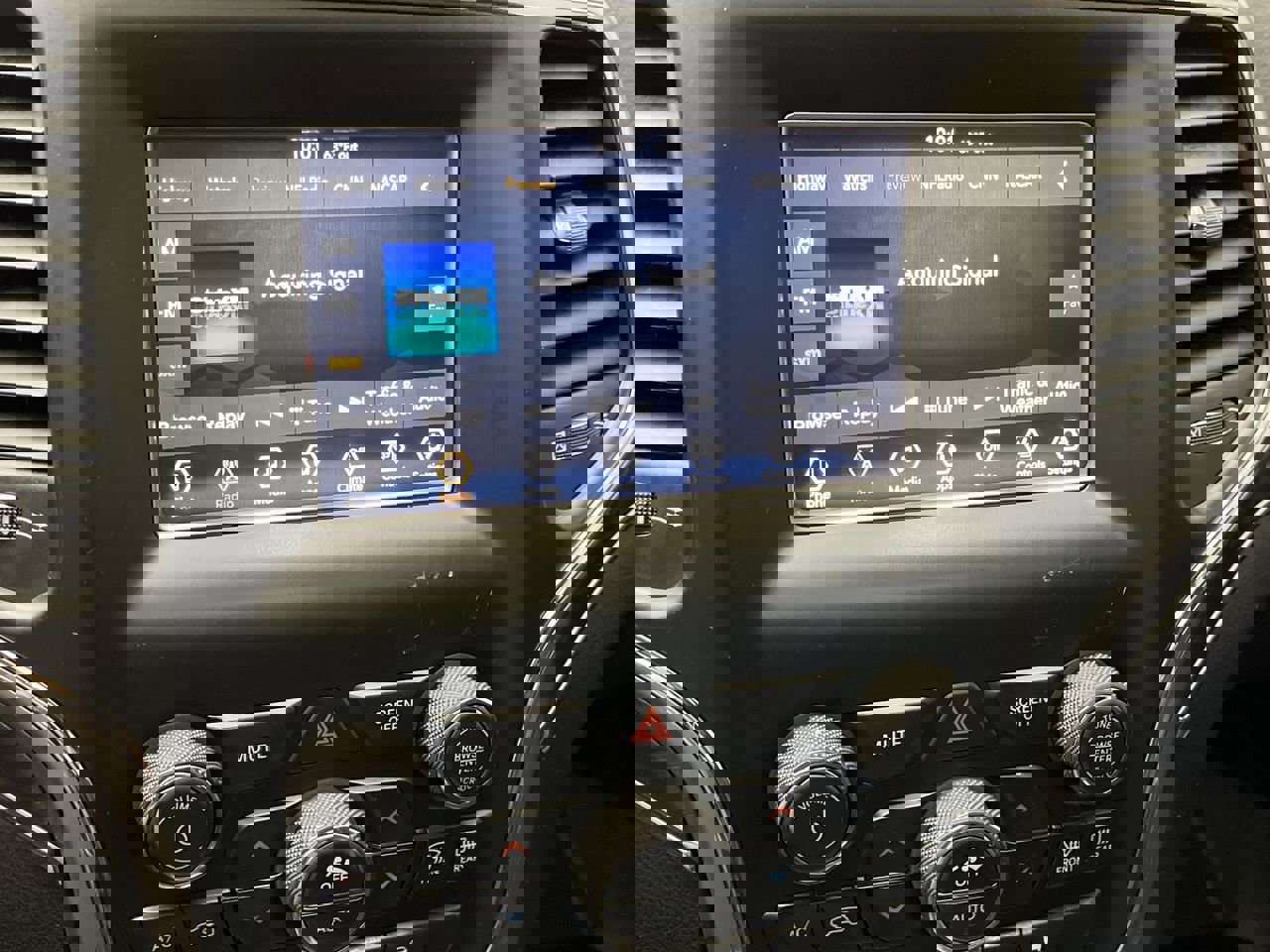 Used 2018 Jeep Grand Cherokee Limited image 18