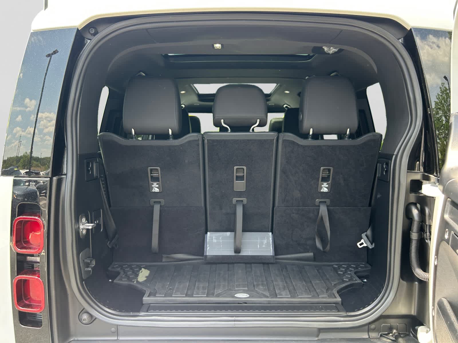 Certified 2024 Land Rover Defender 130 S AWD/4WD image 8