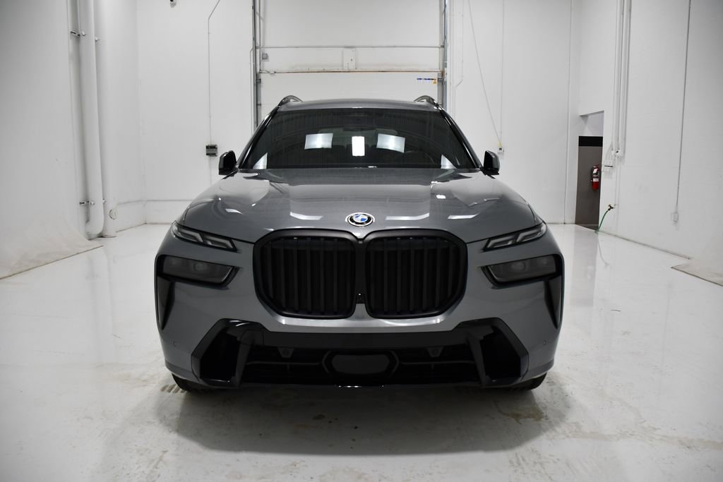 Used 2024 BMW X7 xDrive40i w/ M Sport Package image 2