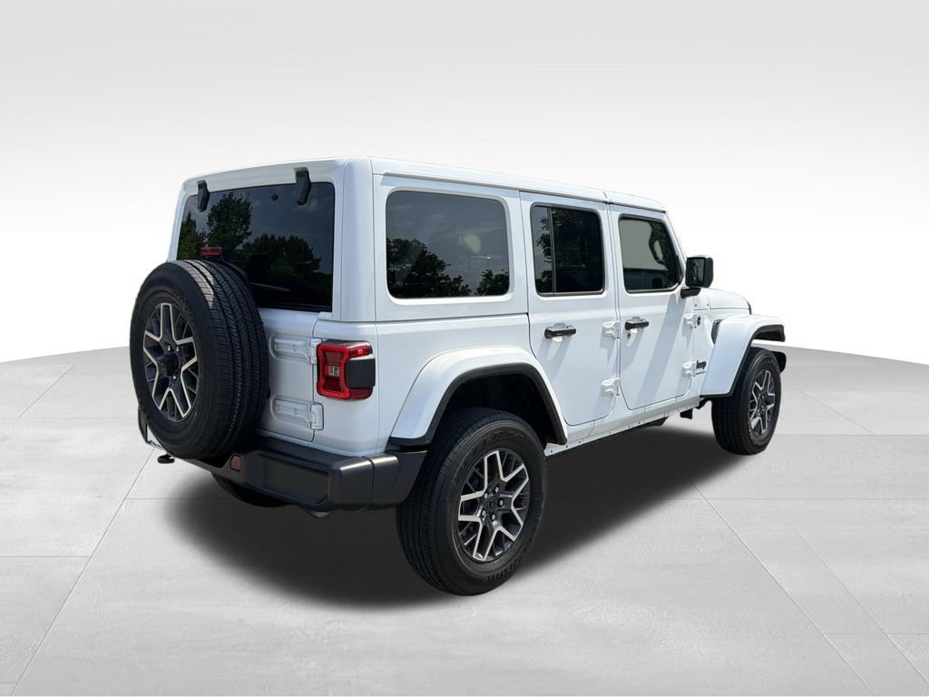 Used 2025 Jeep Wrangler Unlimited Sahara AWD/4WD image 3