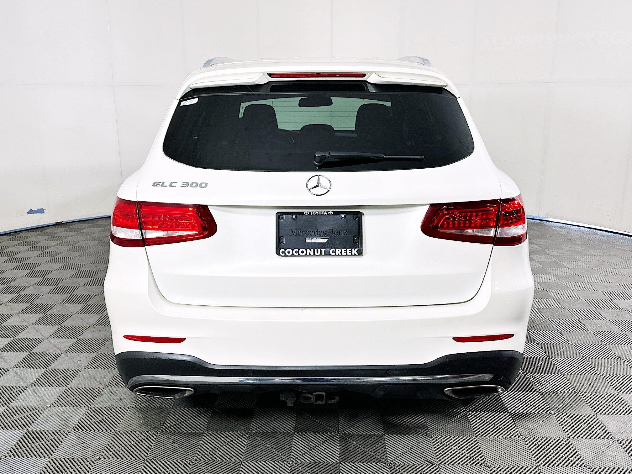 Used 2017 Mercedes-Benz GLC 300 image 4