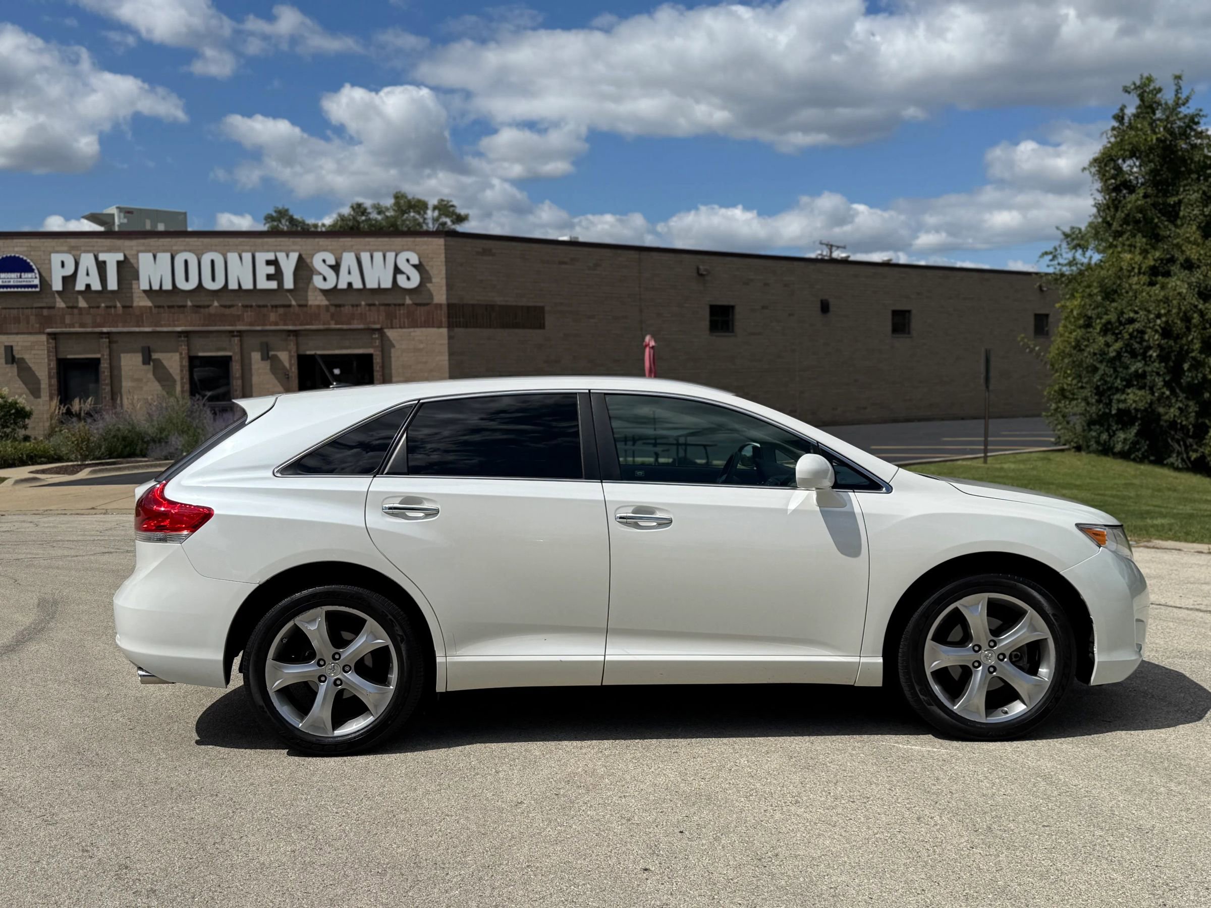 Used 2011 Toyota Venza AWD w/ Comfort Pkg image 6