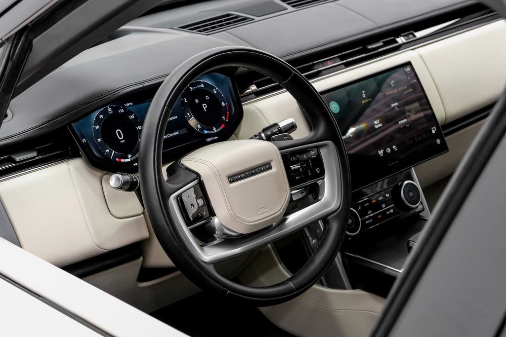 Used 2022 Land Rover Range Rover Long Wheelbase SE image 5