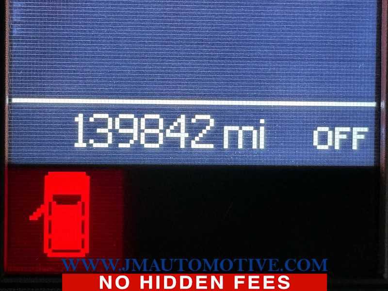 Used 2014 Chrysler Town & Country Touring image 23