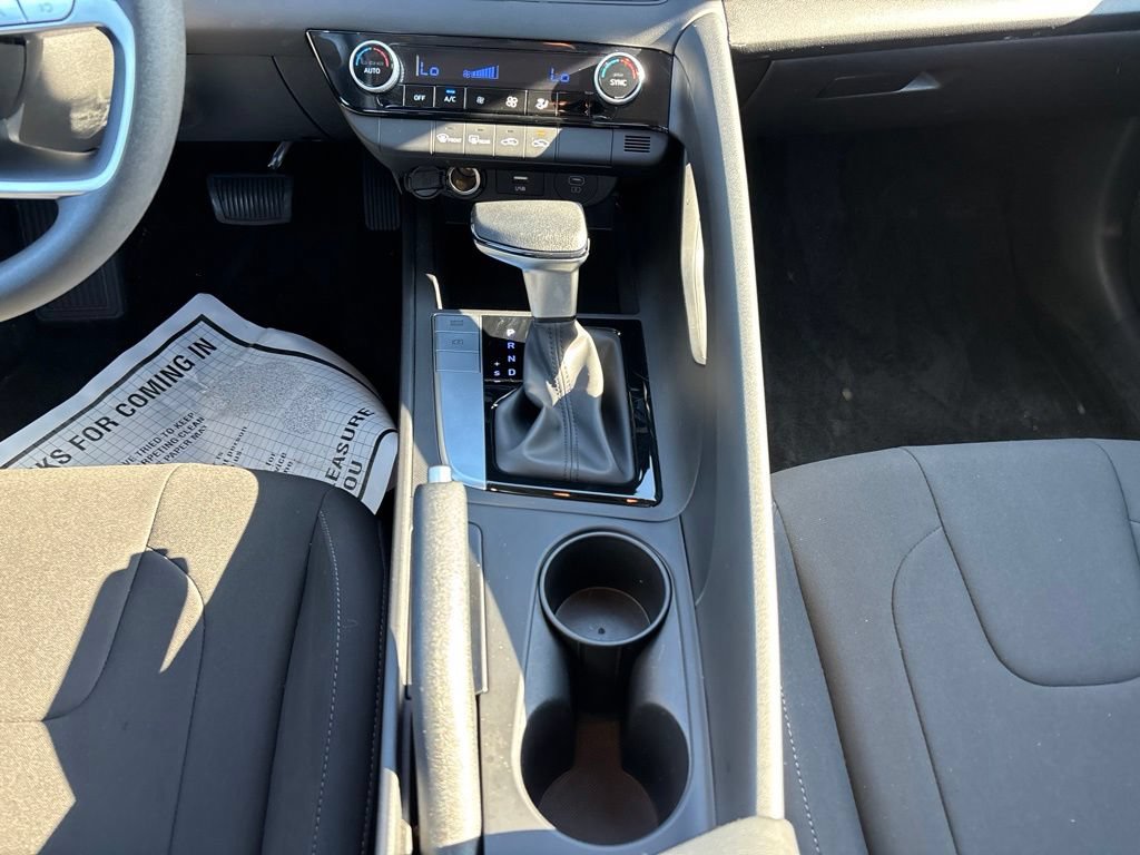 Certified 2024 Hyundai Elantra SEL FWD image 28