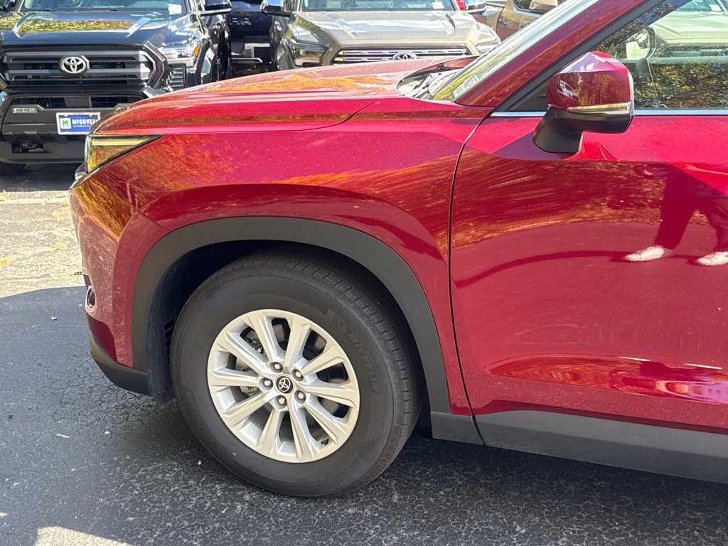 Used 2026 Toyota Grand Highlander AWD image 2