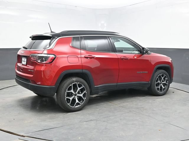 Used 2025 Jeep Compass Limited AWD/4WD image 7