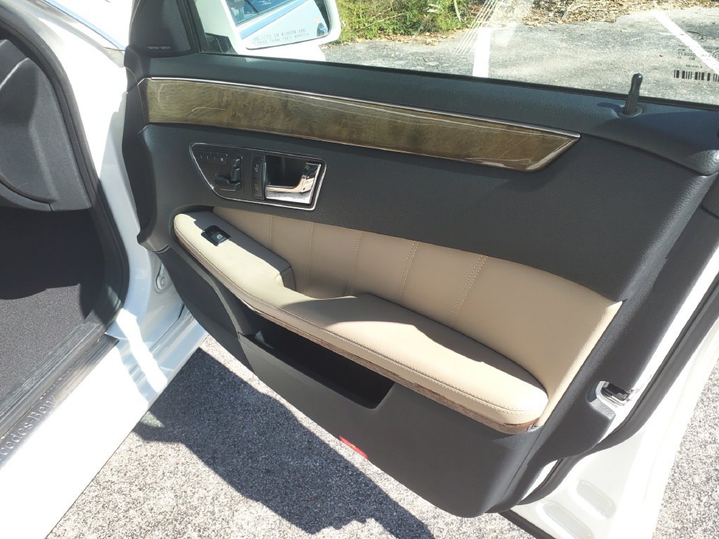 Used 2011 Mercedes-Benz E 550 Sedan image 11
