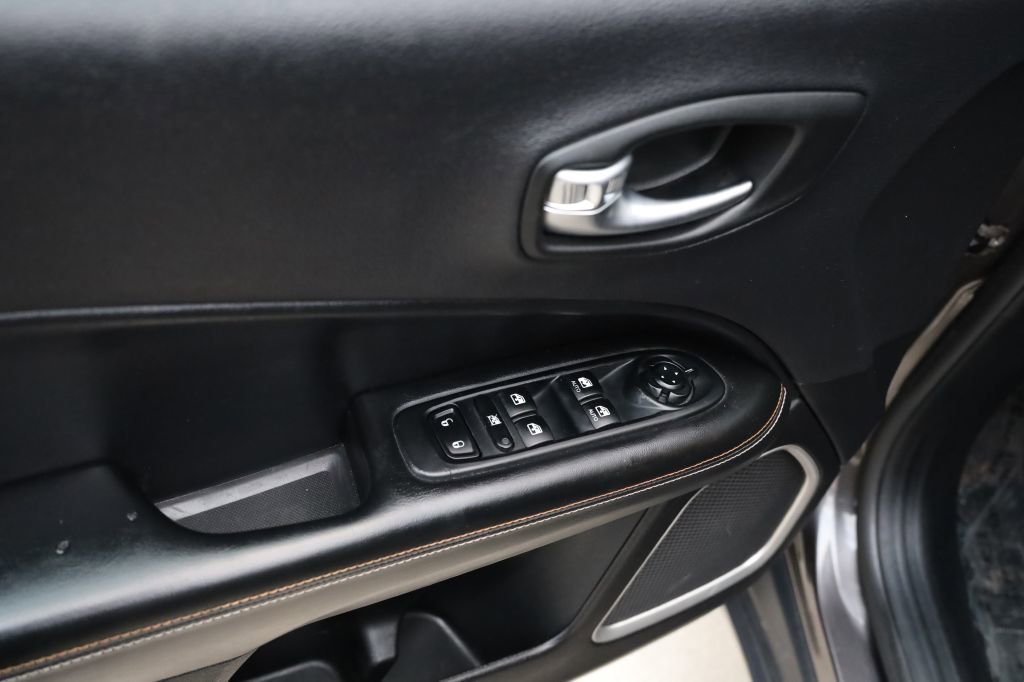 Used 2018 Jeep Compass Sport AWD/4WD image 11