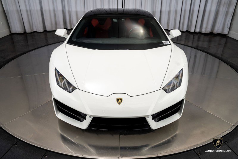 Used 2019 Lamborghini Huracan LP 580-2 image 3