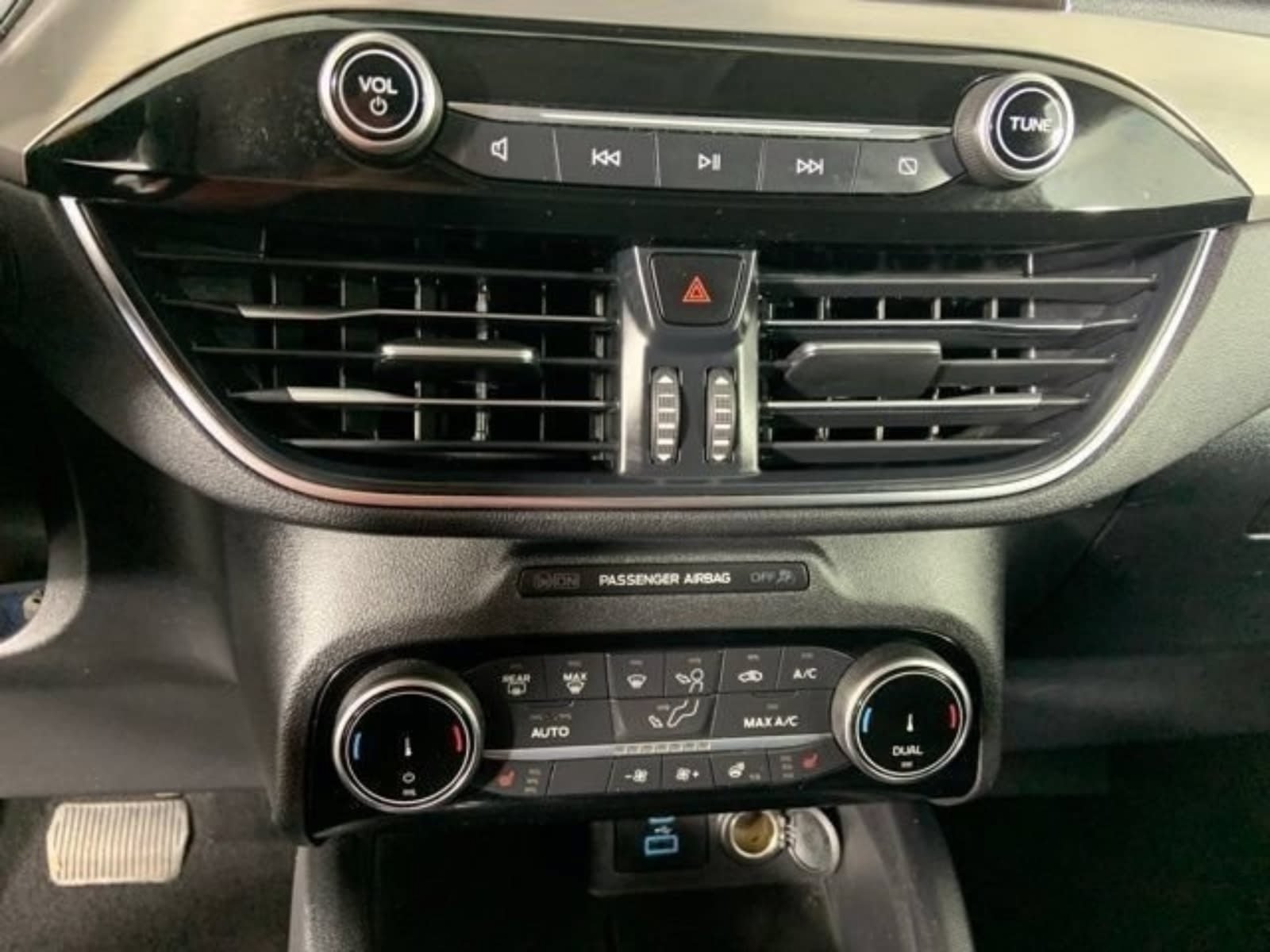 Used 2022 Ford Escape Titanium AWD/4WD image 25