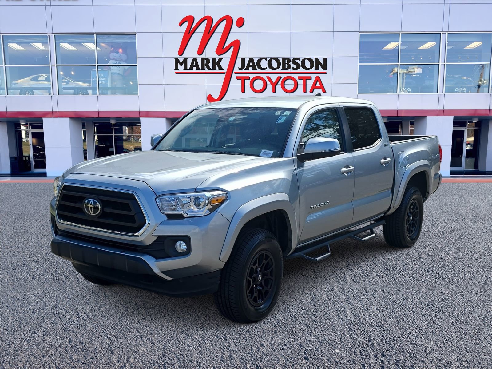Used 2022 Toyota Tacoma SR5 w/ Technology Package AWD/4WD image 1