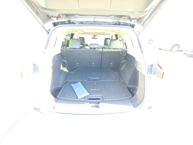 Used 2023 Nissan Rogue SL w/ SL Premium Package image 27