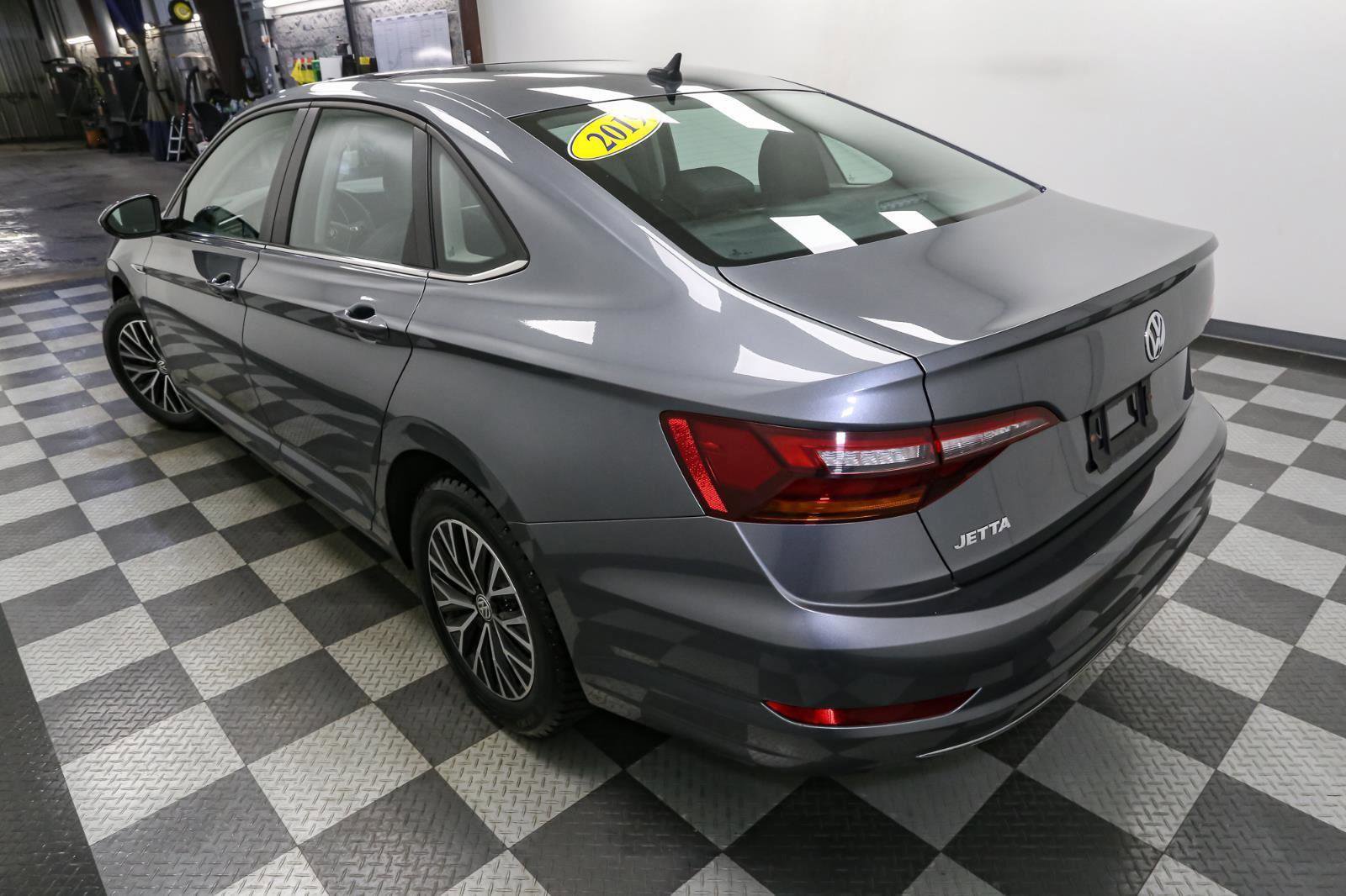 Used 2019 Volkswagen Jetta SEL w/ Cold Weather Package image 11