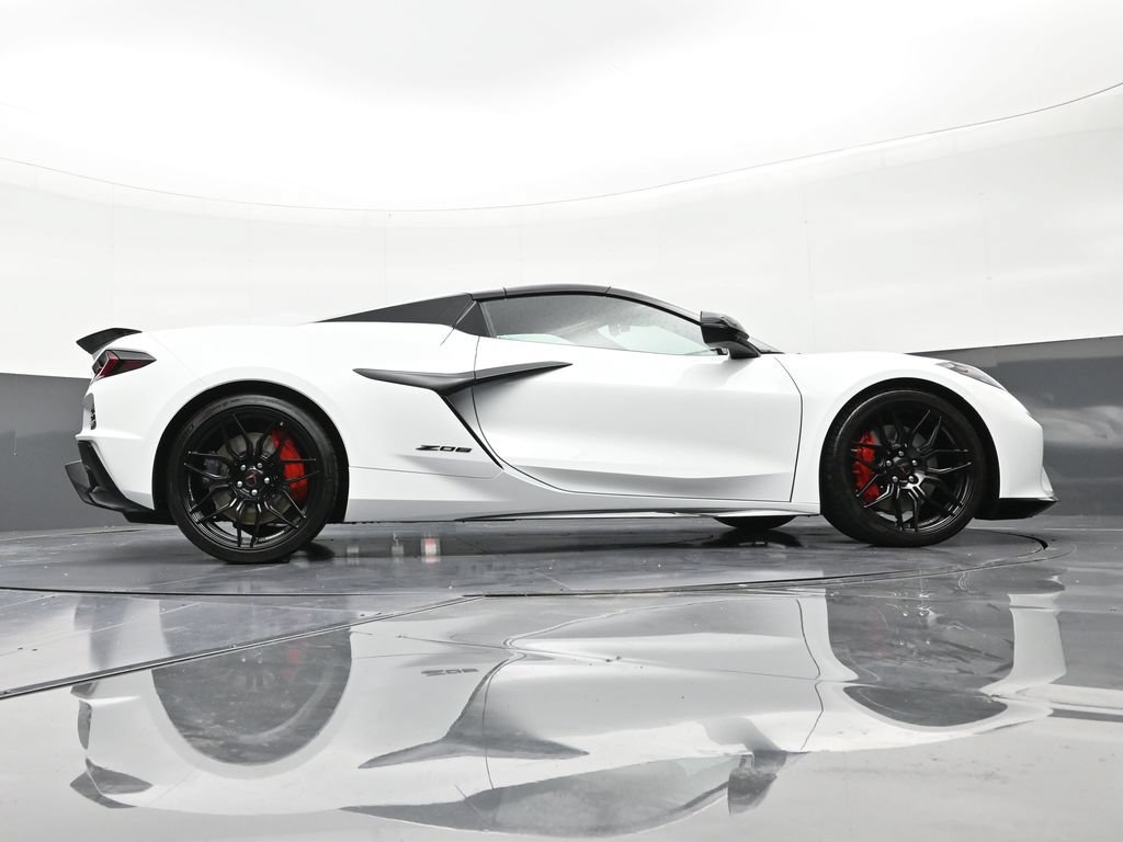 Used 2026 Chevrolet Corvette Z06 RWD image 22