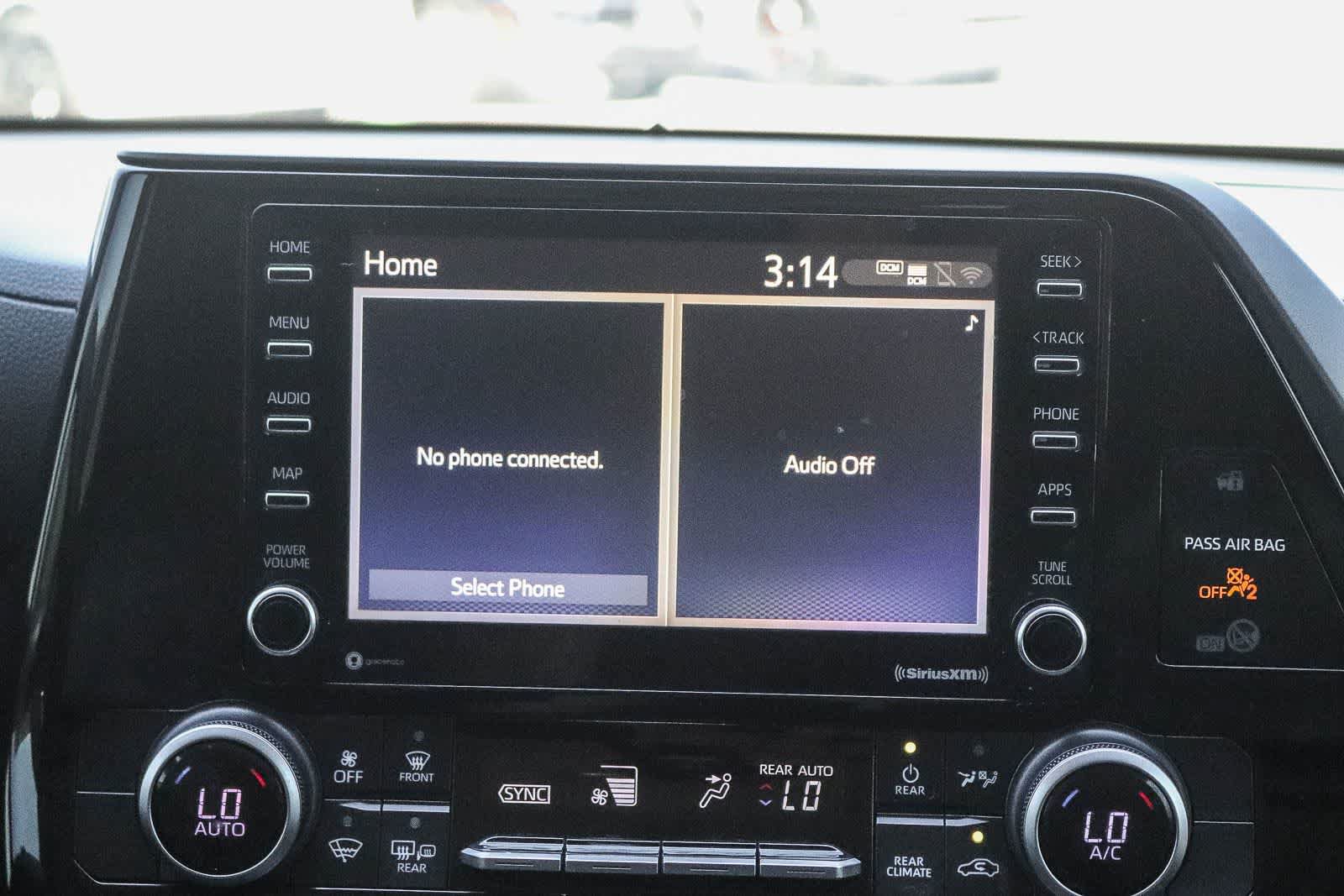 Used 2021 Toyota Highlander L FWD image 12