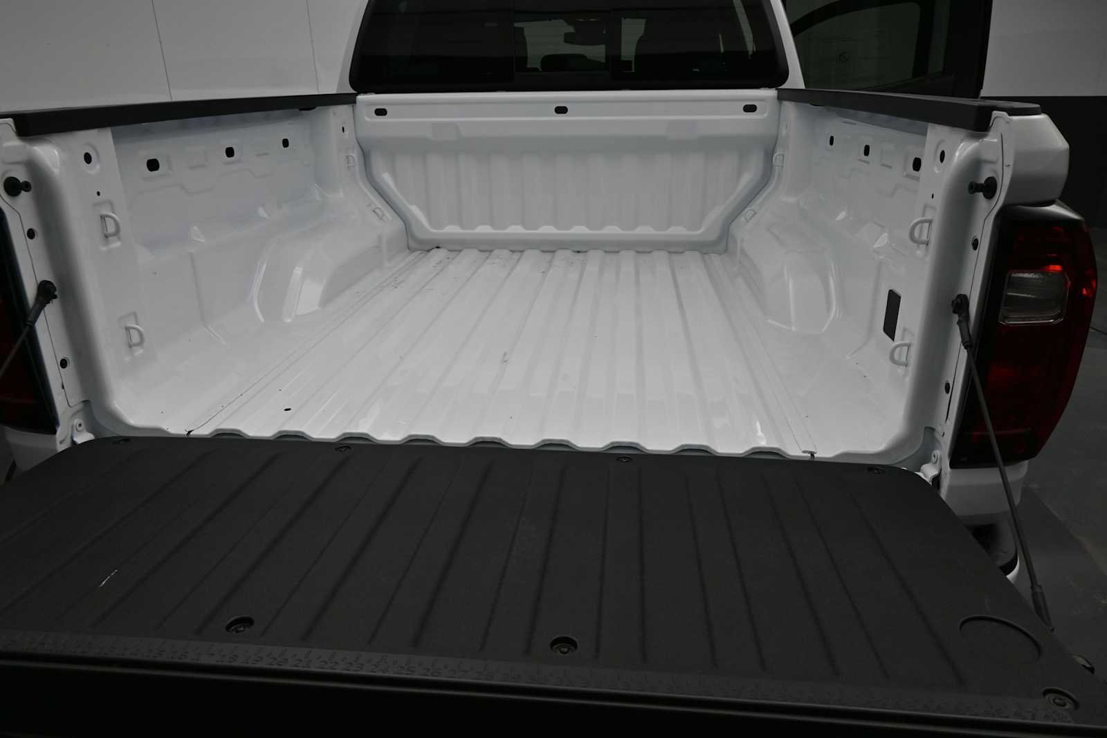 New 2026 GMC Canyon Elevation AWD/4WD image 14