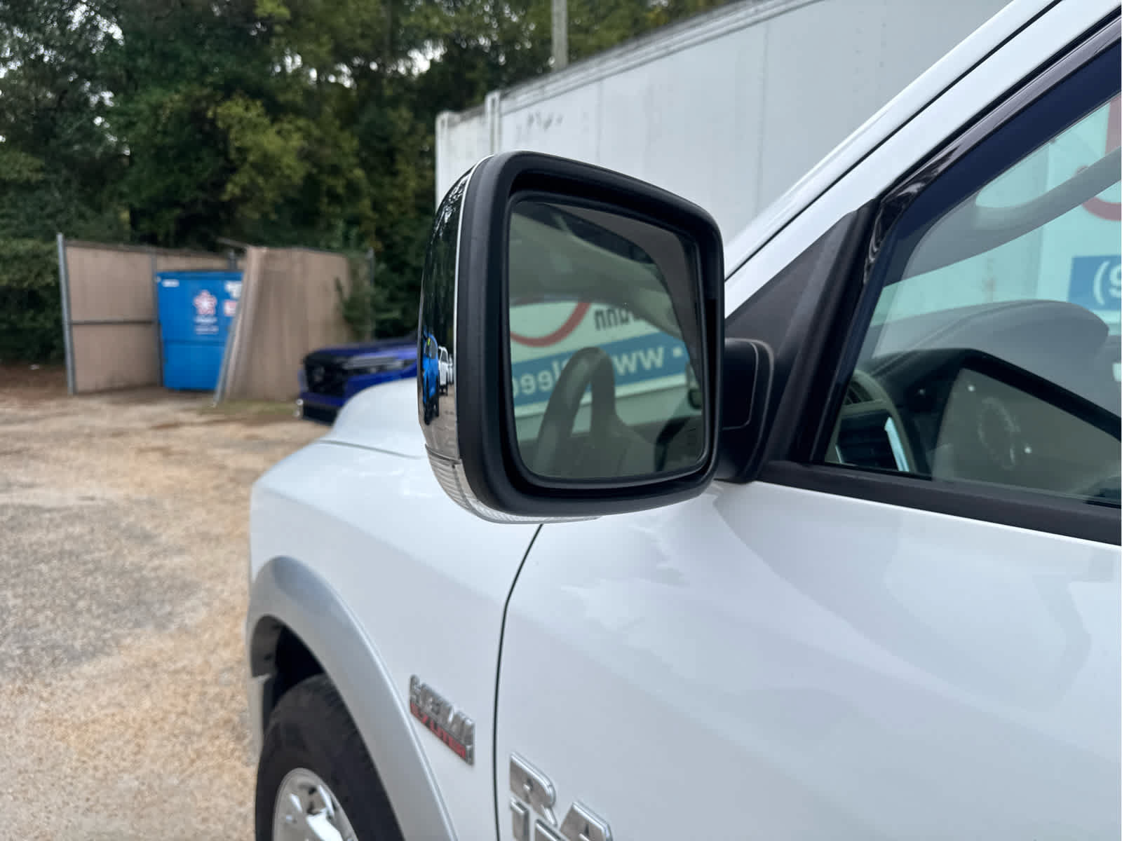 Used 2014 RAM 1500 Laramie w/ Convenience Group AWD/4WD image 17